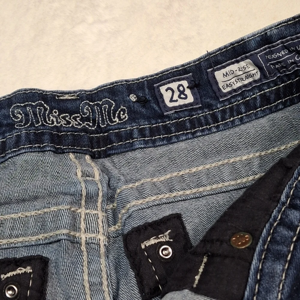 Miss Me Easy Straight Embellished Mid-Rise Blue Jeans Women Size 28 - Picture 10 of 16
